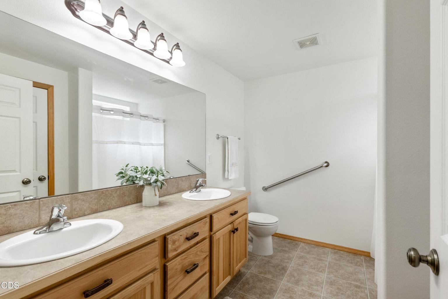 Photo of 2035 NW Kilnwood Lane 14 of 37