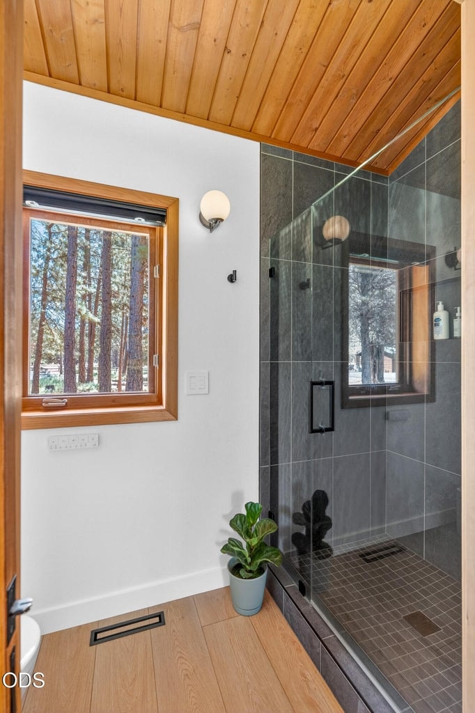 Primary bathroom, separate shower & toilet room.