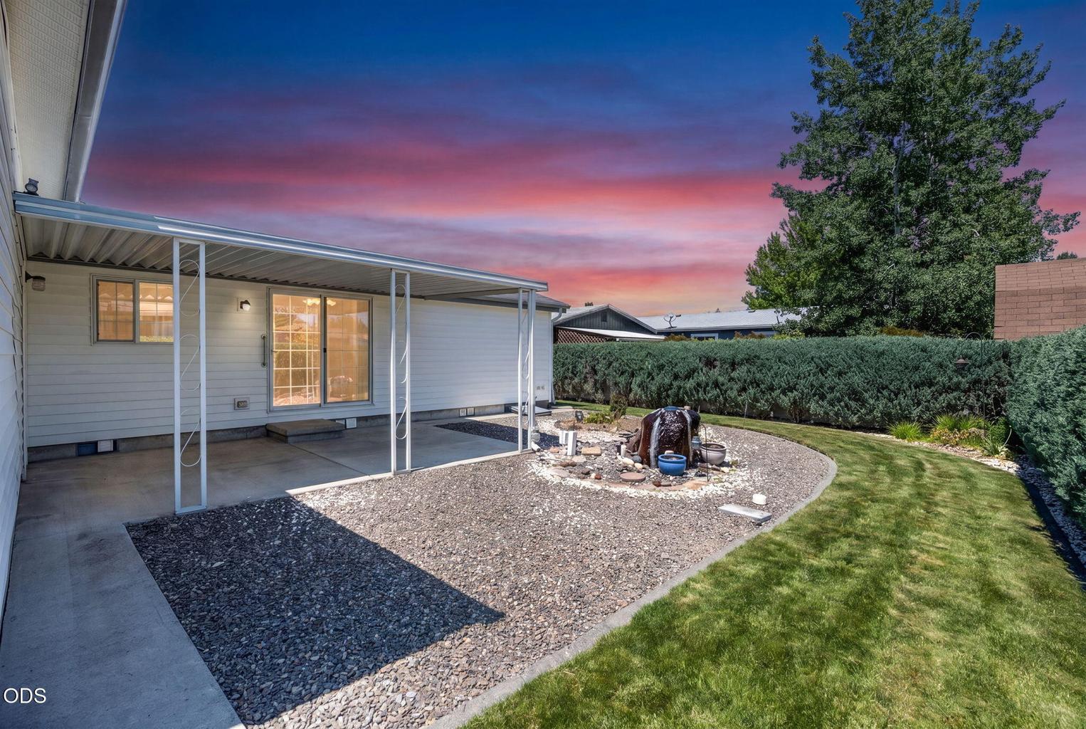 Photo of 811 NE Paiute Court 14 of 16
