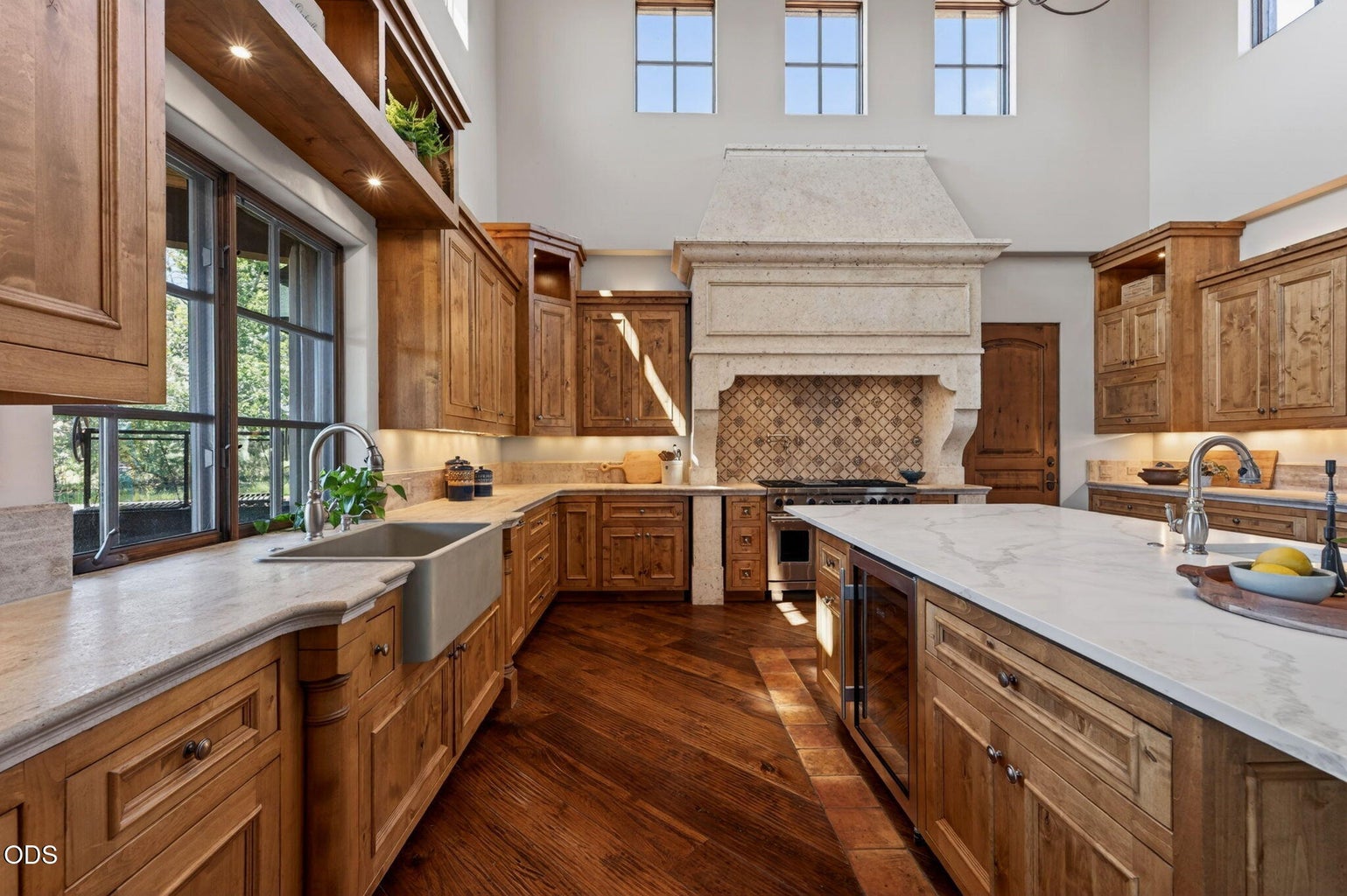 Kitchen, center island, window details