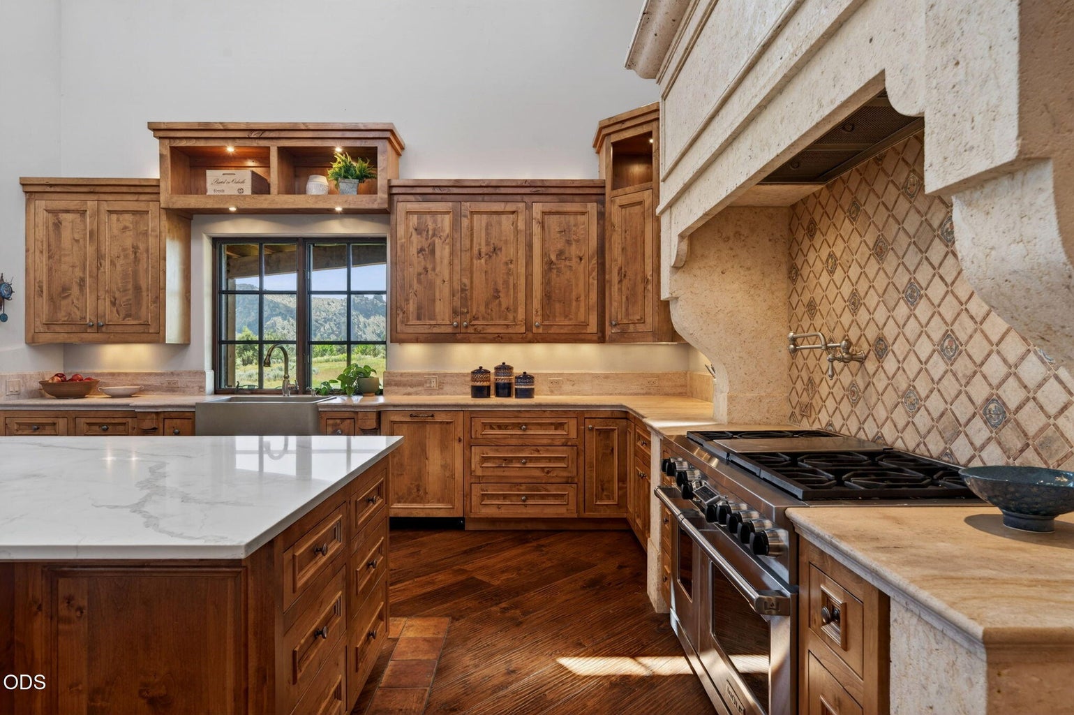 Kitchen and backsplash details