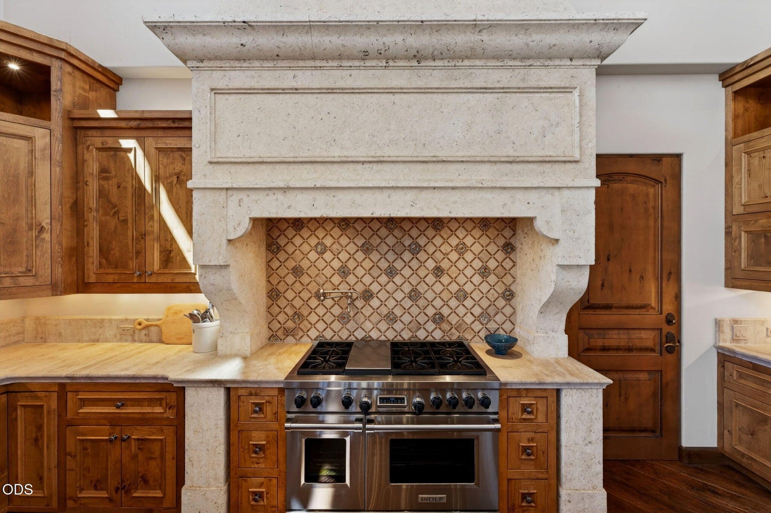 Kitchen and backsplash details