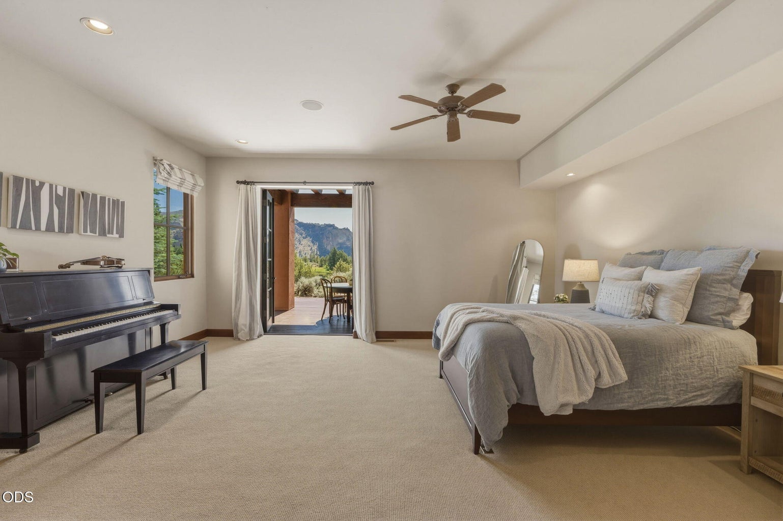 Guest Ensuite with access to outdoor spaces