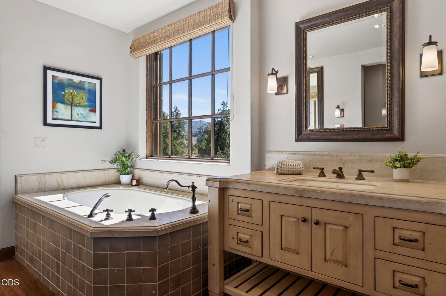 Guest ensuite vanity and soaking tub