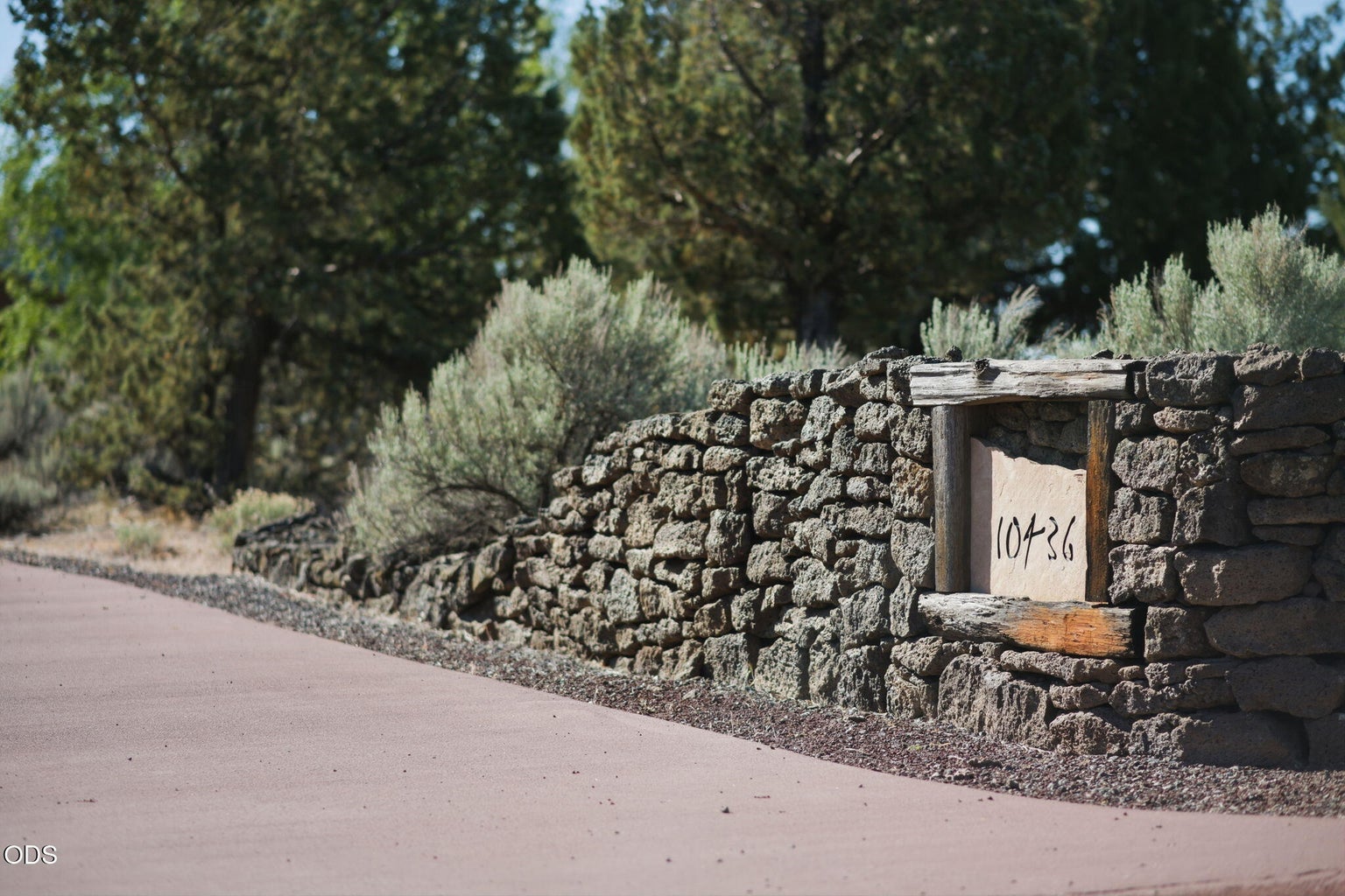 Driveway and entry details