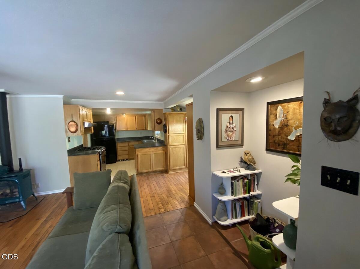 Photo of 15634 Ponderosa Lane 5 of 26