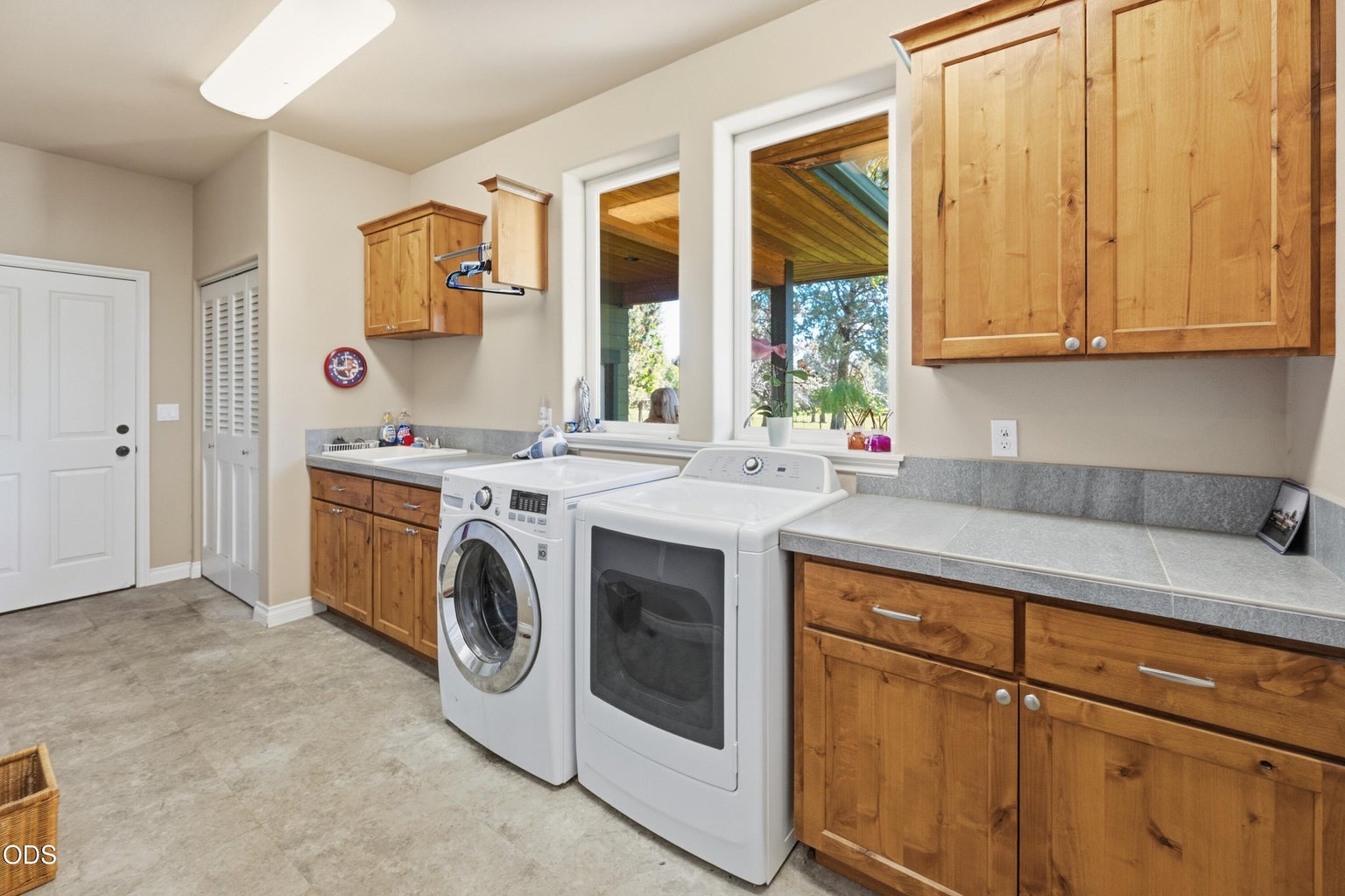 Photo of 6967 SW Quarry Avenue 17 of 41