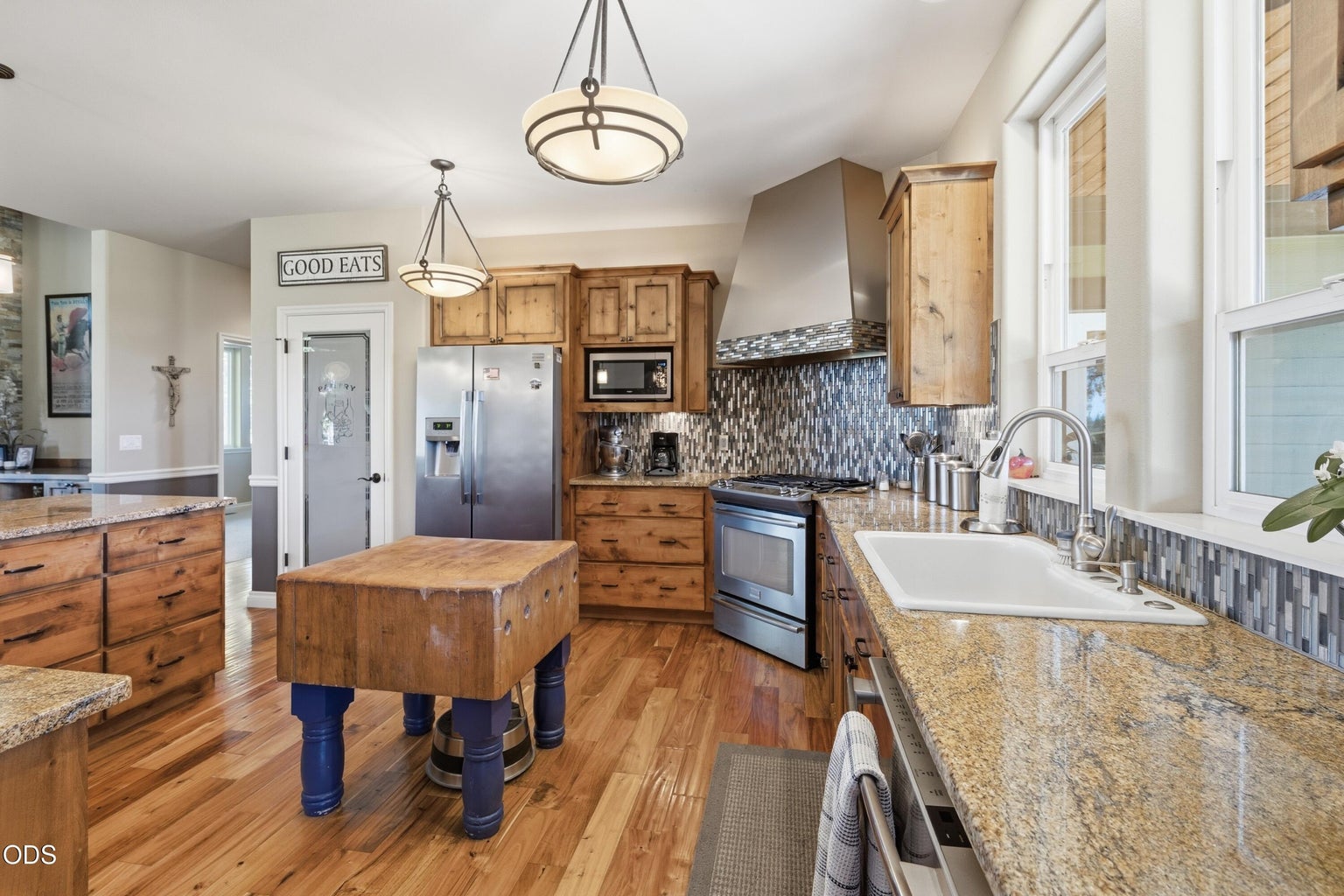 Photo of 6967 SW Quarry Avenue 10 of 41