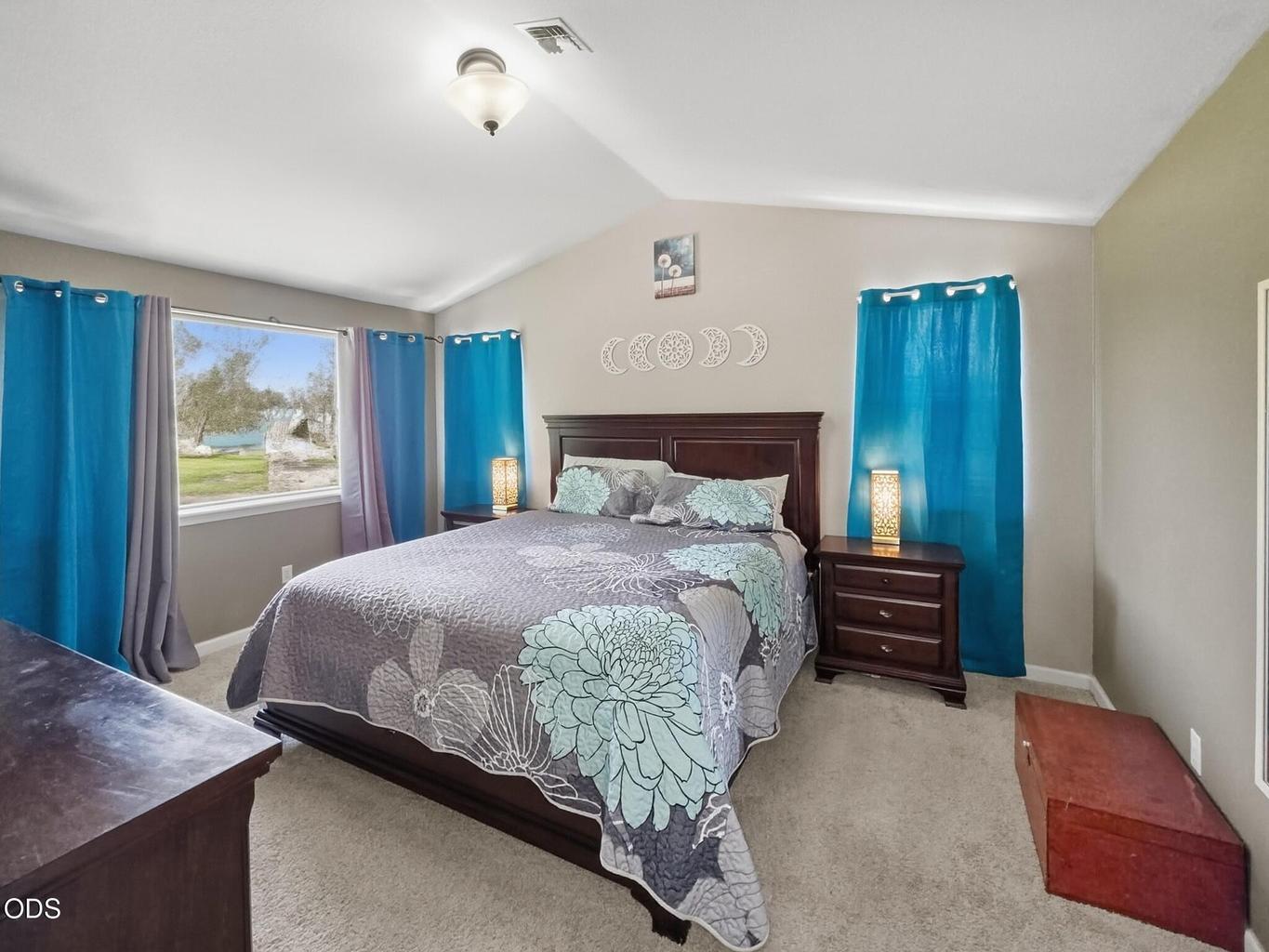 Photo of 919 NW Oak Lane 12 of 22