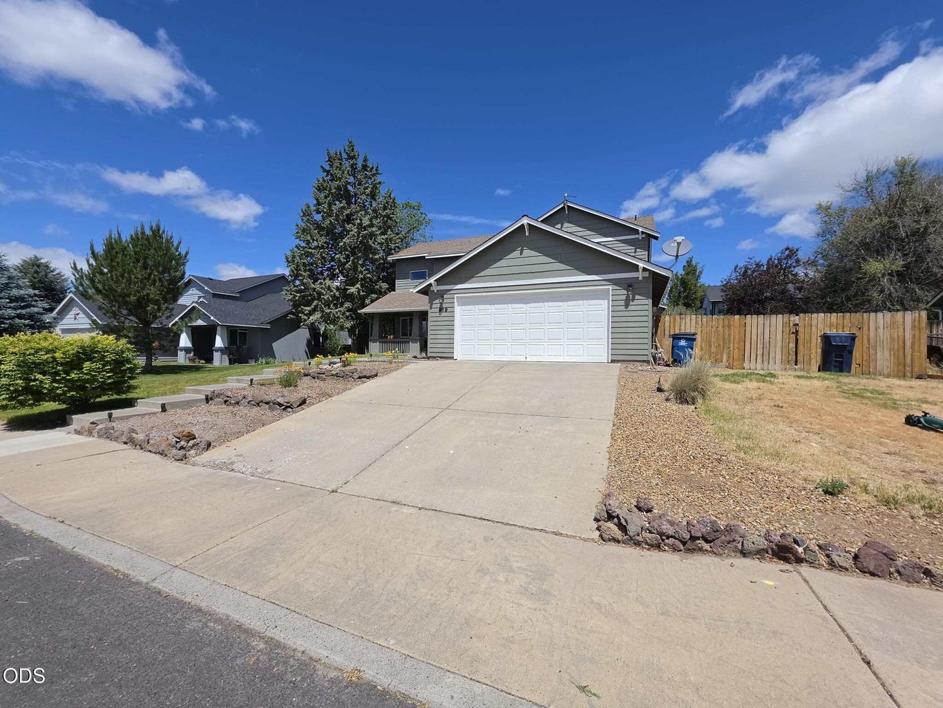 Photo of 919 NW Oak Lane 22 of 22