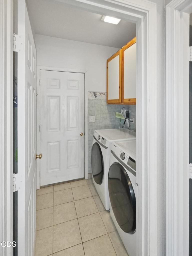 Photo of 919 NW Oak Lane 9 of 22