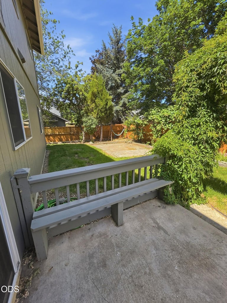 Photo of 919 NW Oak Lane 18 of 22