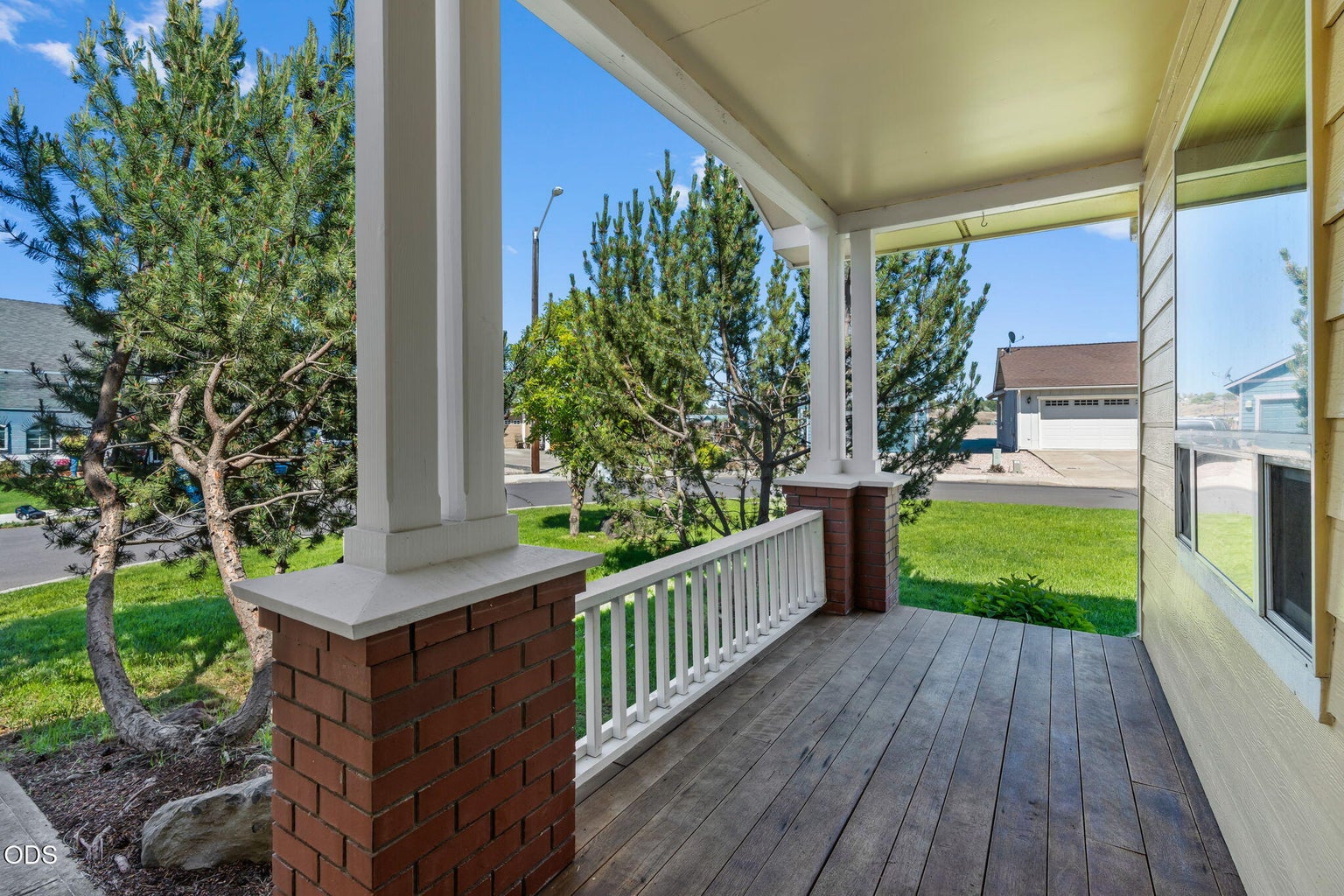 Photo of 1372 NW Teal Loop 3 of 32