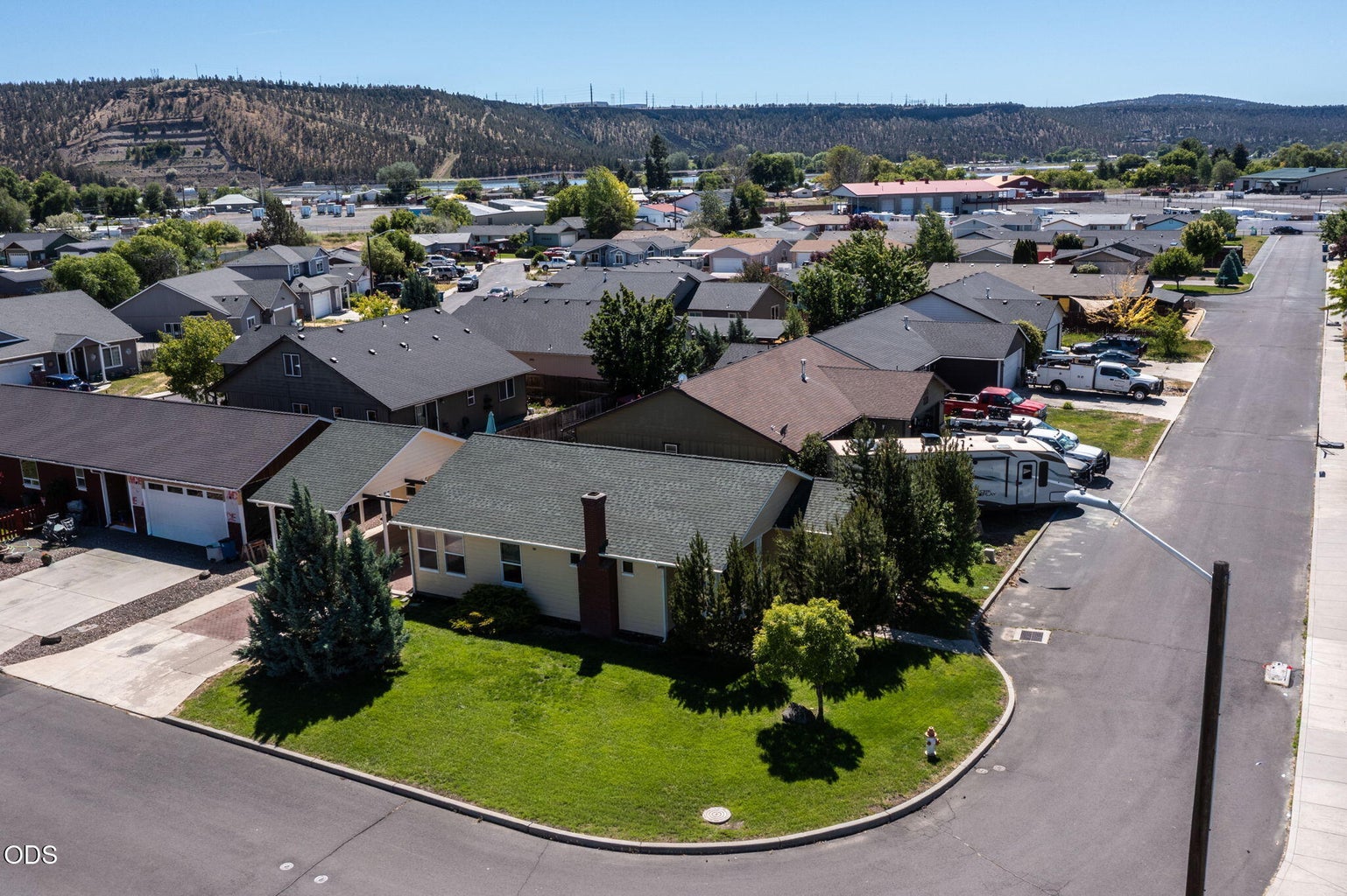 Photo of 1372 NW Teal Loop 27 of 32