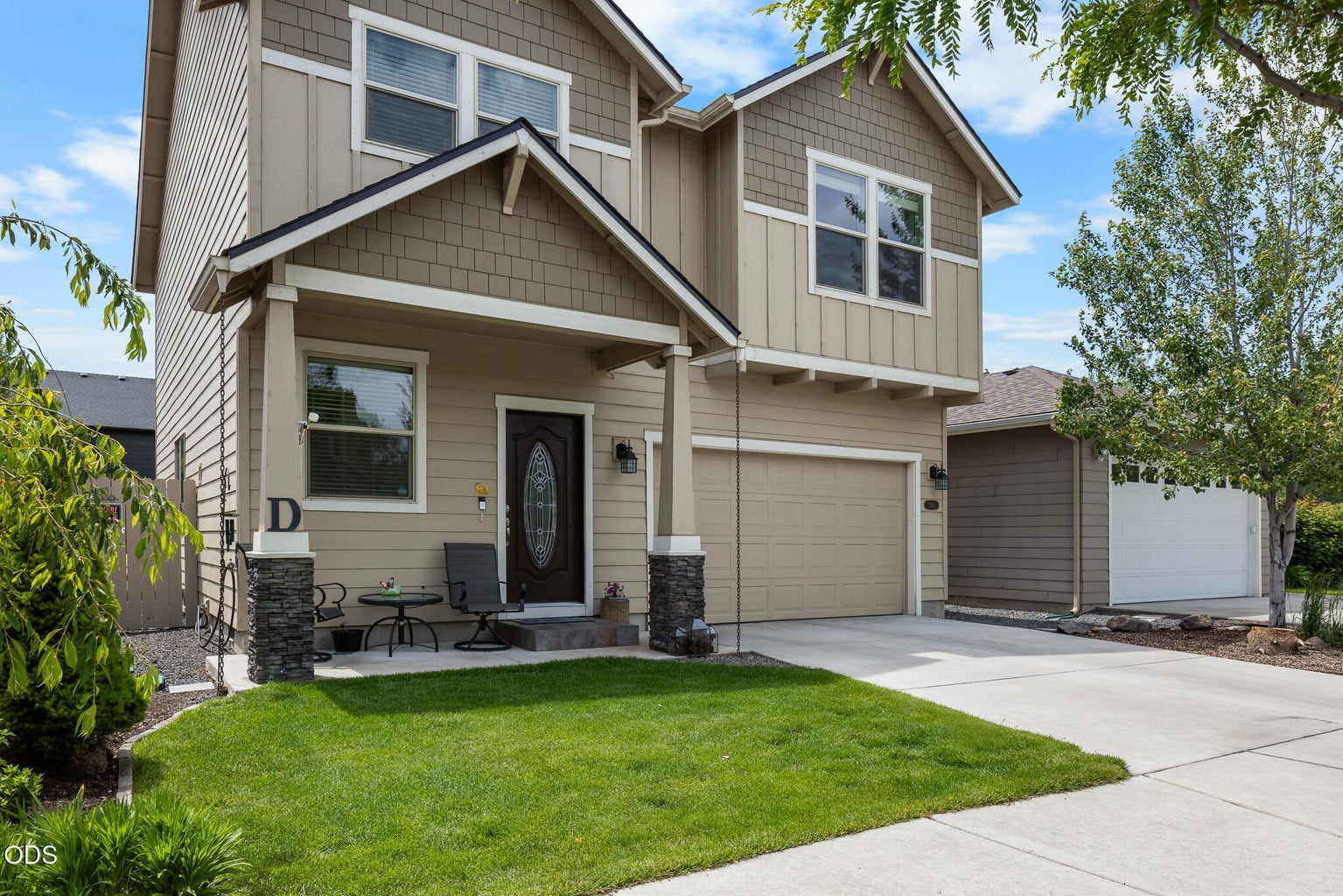 Photo of 2951 NE Dogwood Drive 2 of 43