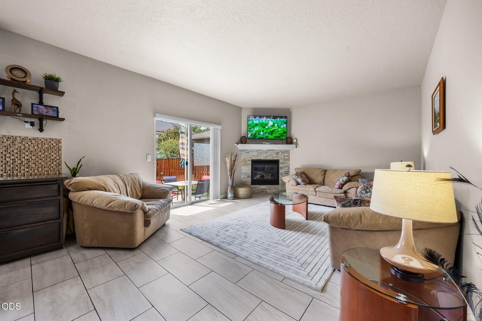 Photo of 2951 NE Dogwood Drive 10 of 43