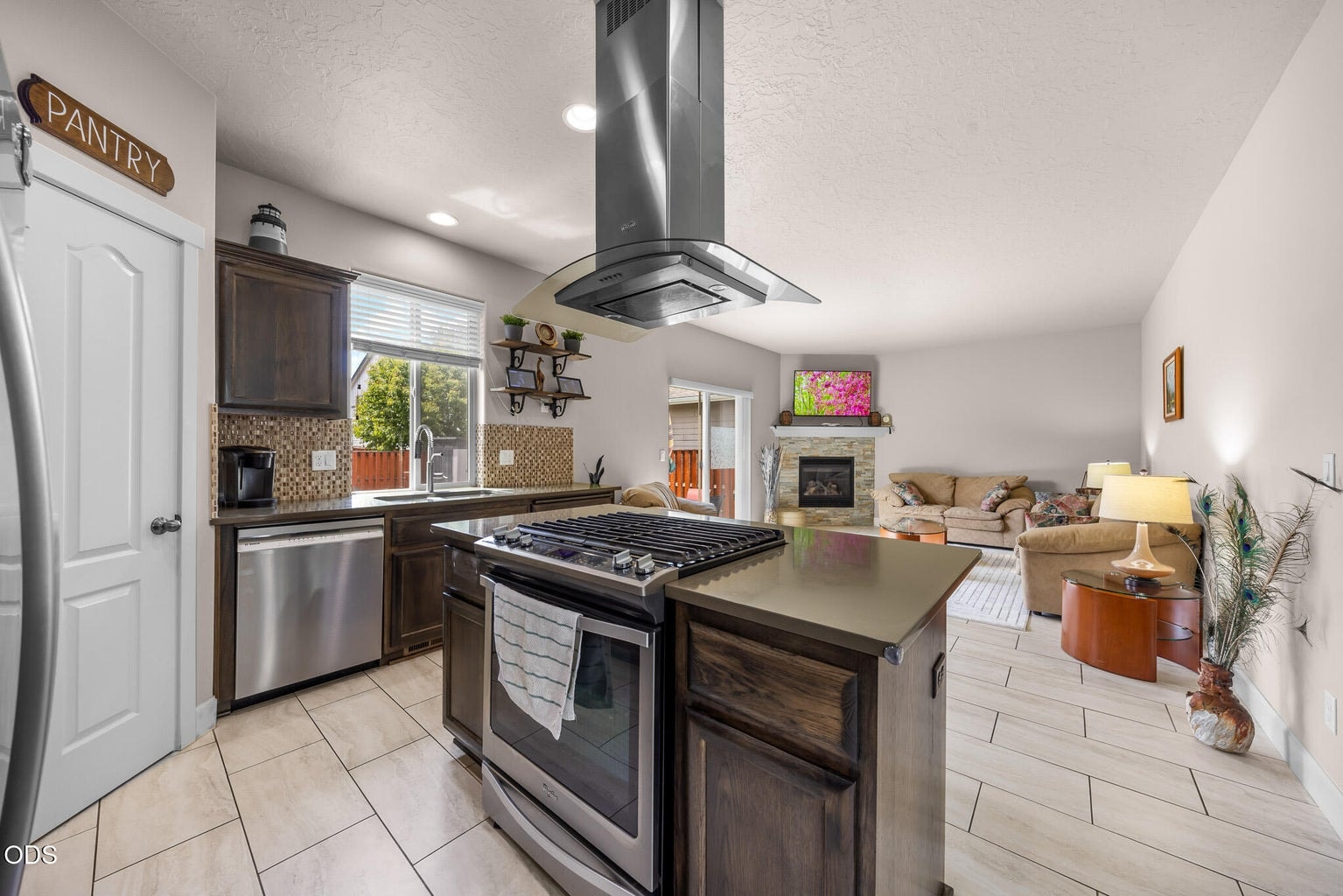 Photo of 2951 NE Dogwood Drive 17 of 43