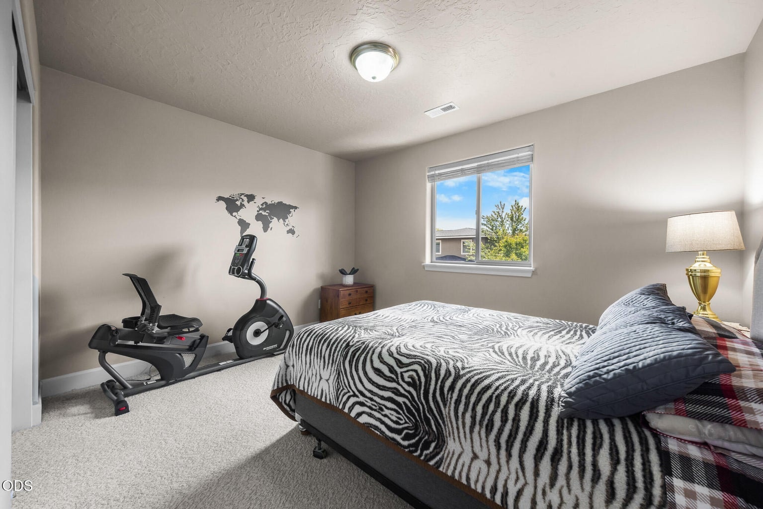 Photo of 2951 NE Dogwood Drive 21 of 43