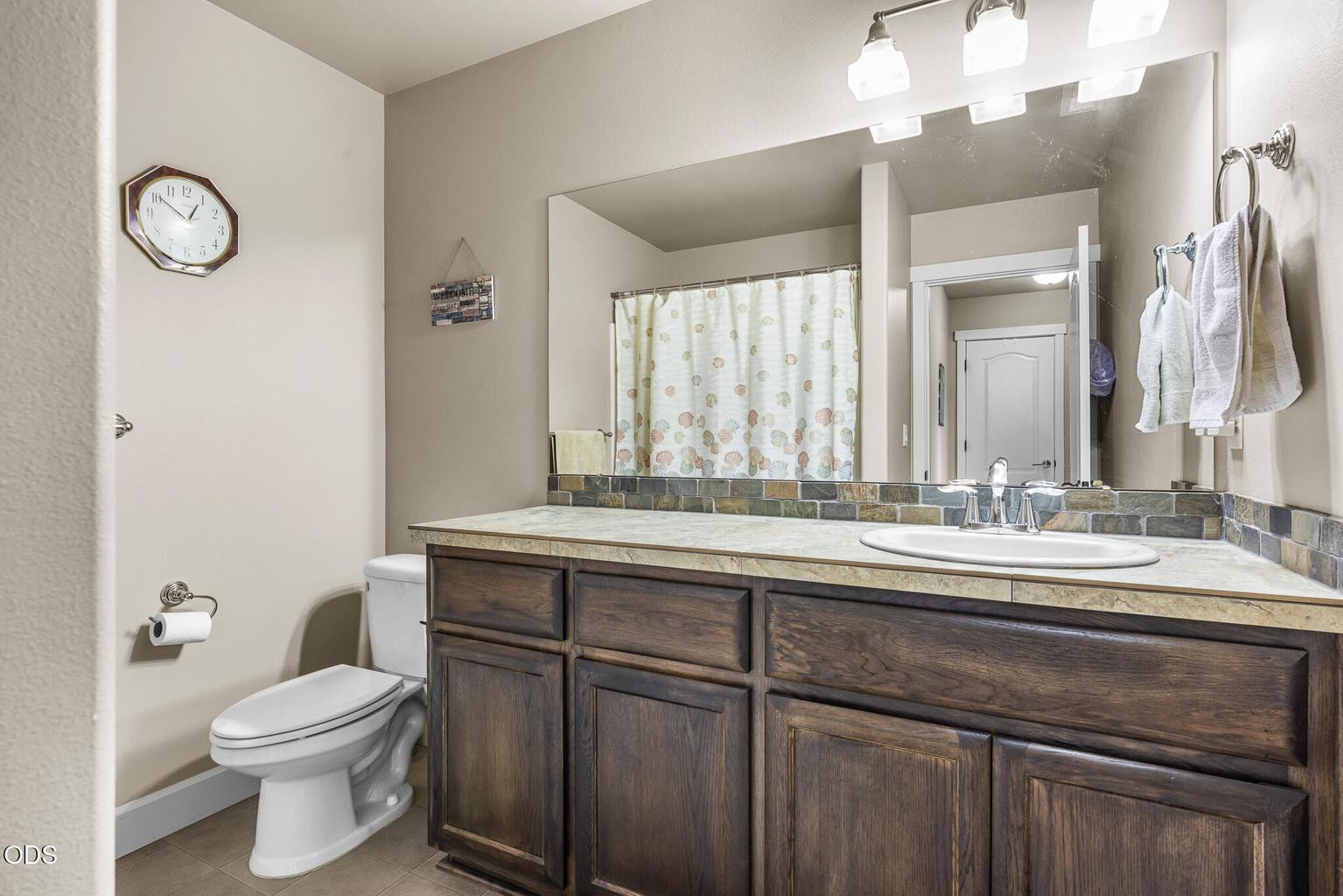 Photo of 2951 NE Dogwood Drive 28 of 43