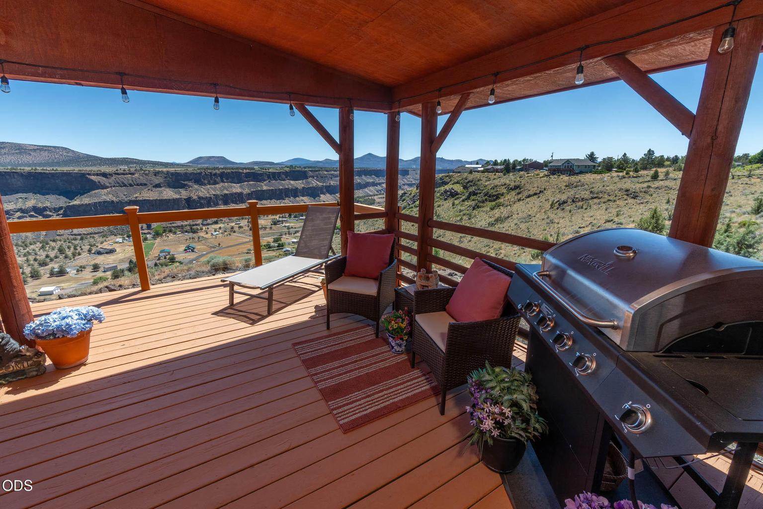 Sit on your deck and enjoy the endless views of the Crooked River Canyon.