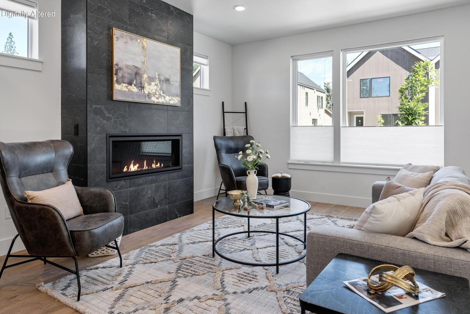 Photo of 1043 W Linda Avenue 4 of 31