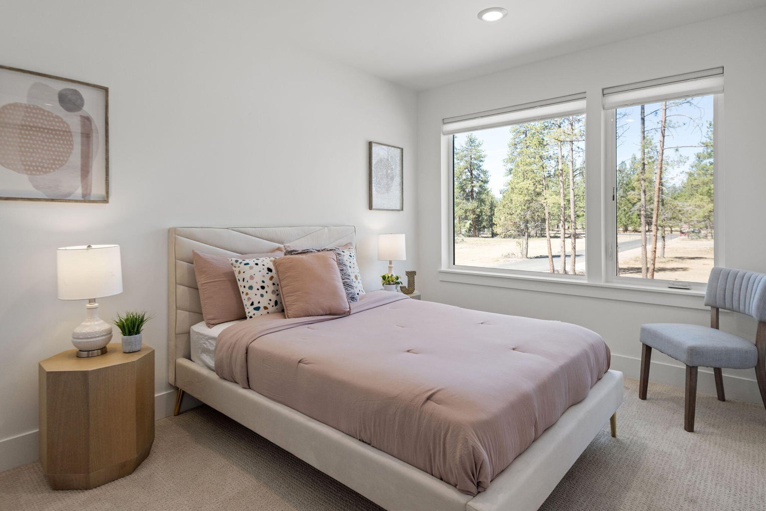 Photo of 1051 W Linda Avenue 23 of 31