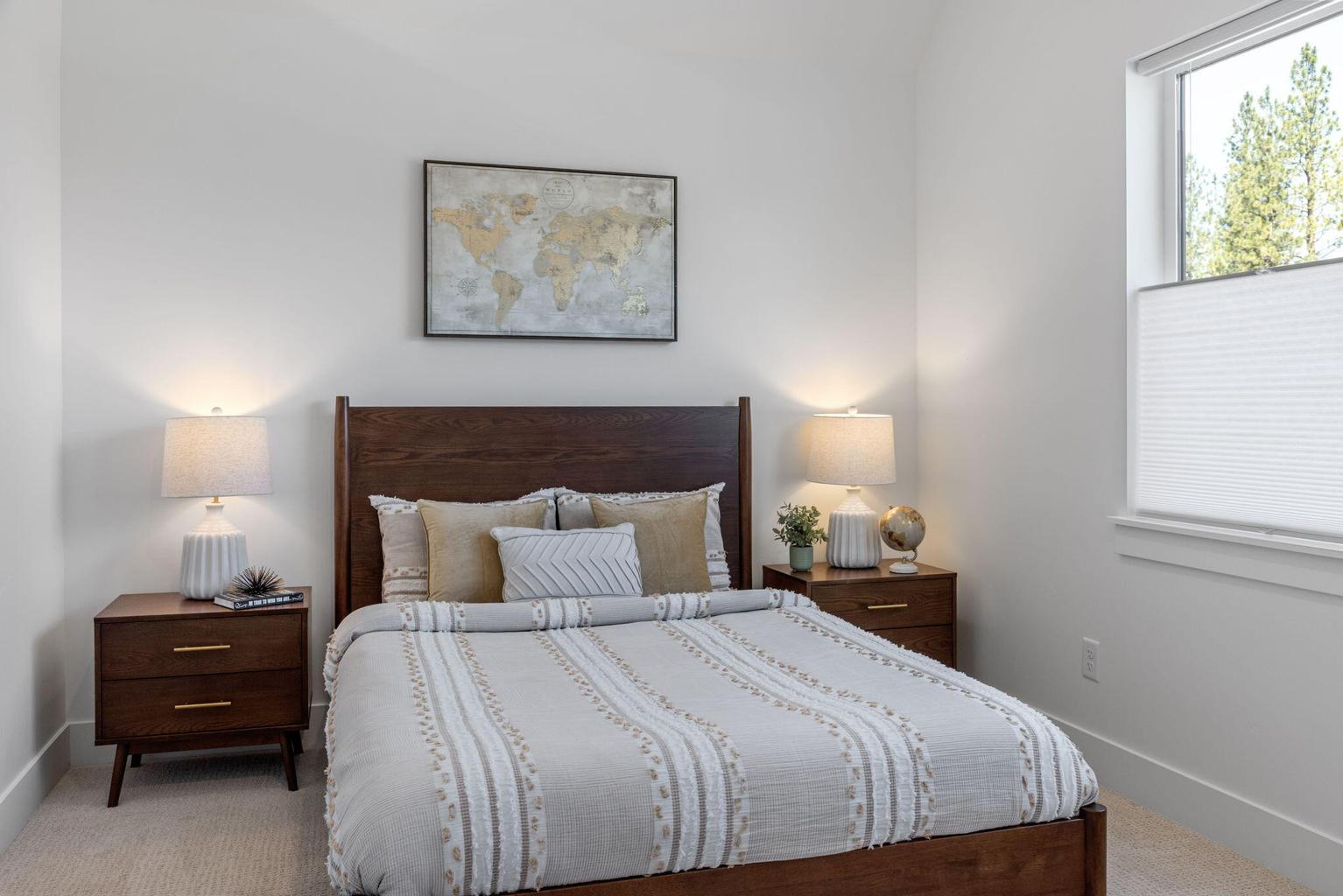 Photo of 1051 W Linda Avenue 28 of 31