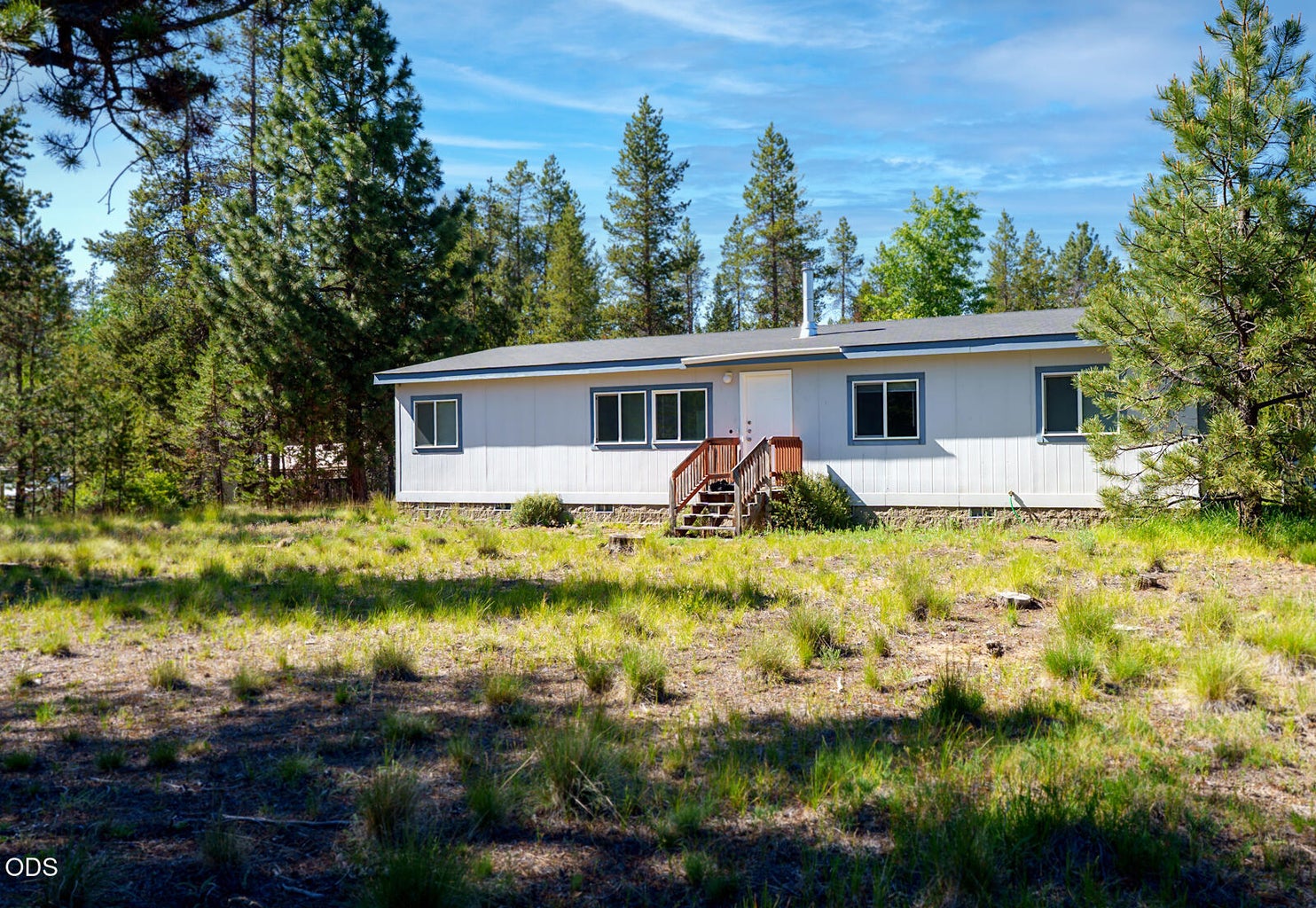 Photo of 17044 Whittier Drive 1 of 28