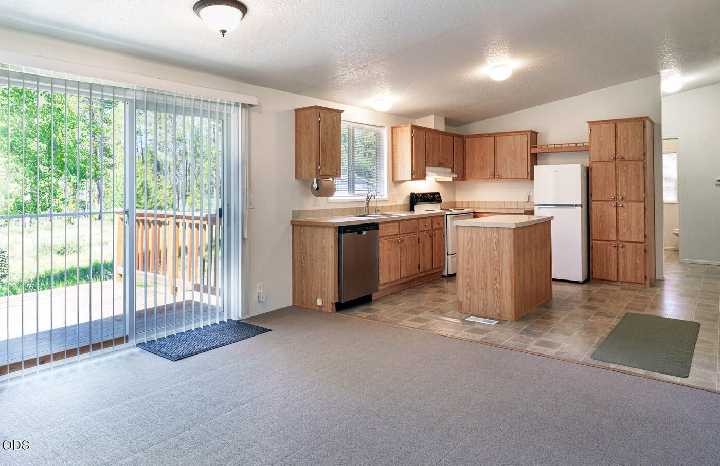 Photo of 17044 Whittier Drive 2 of 28