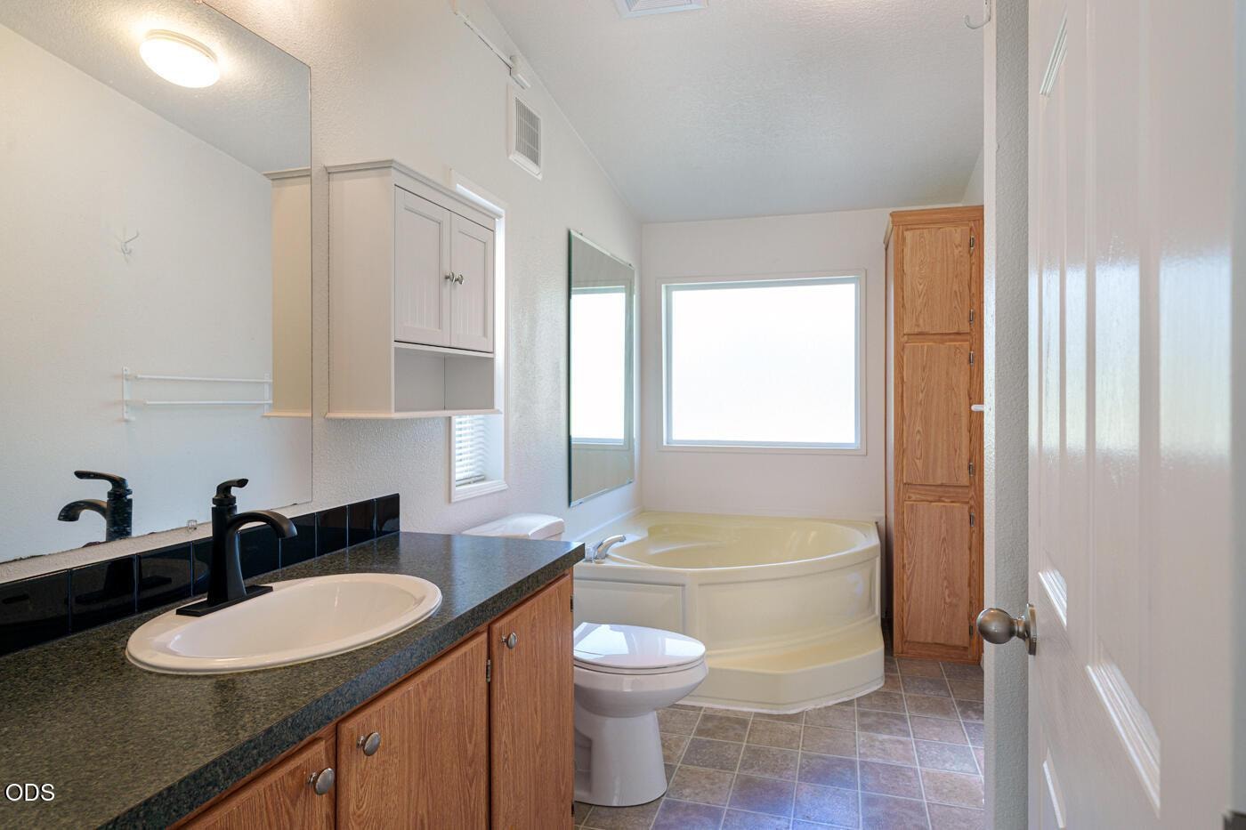 Photo of 17044 Whittier Drive 9 of 28