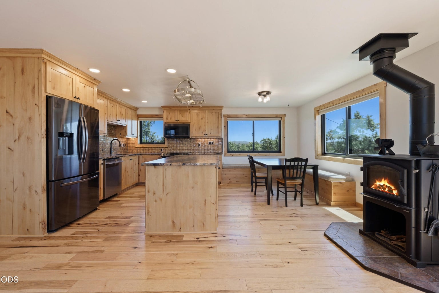 Kitchen/Dining areas