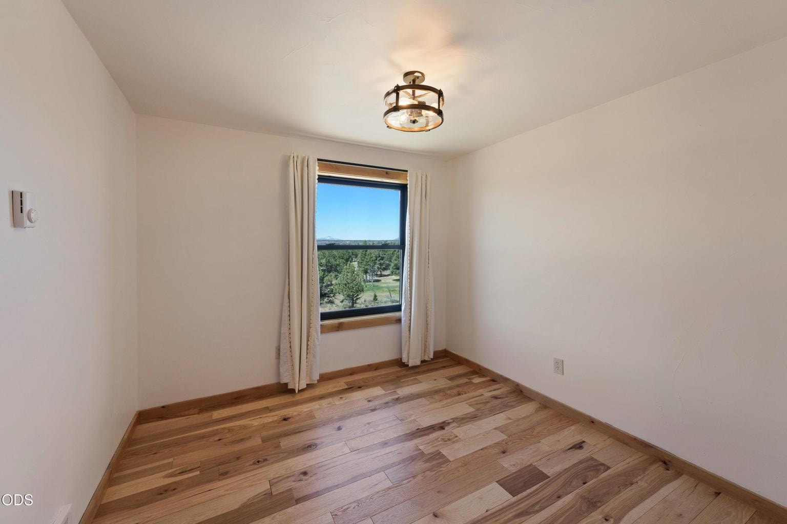 3rd Bedroom (upstairs)