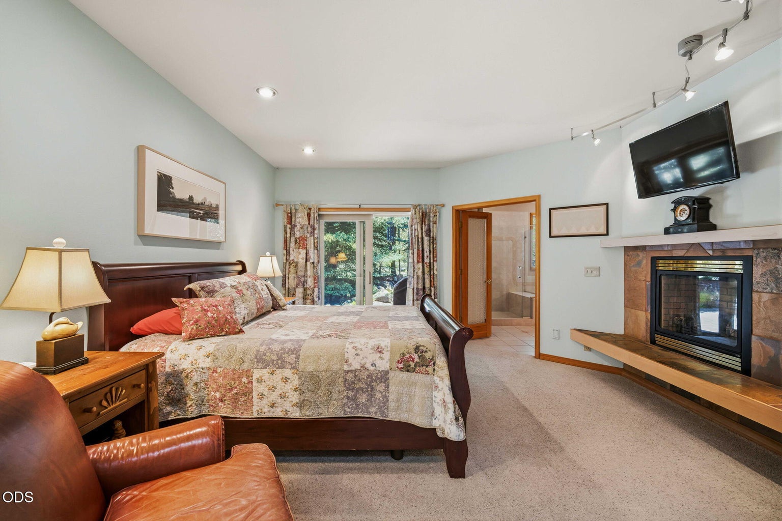 Photo of 57944 Bunker Lane 25 of 51