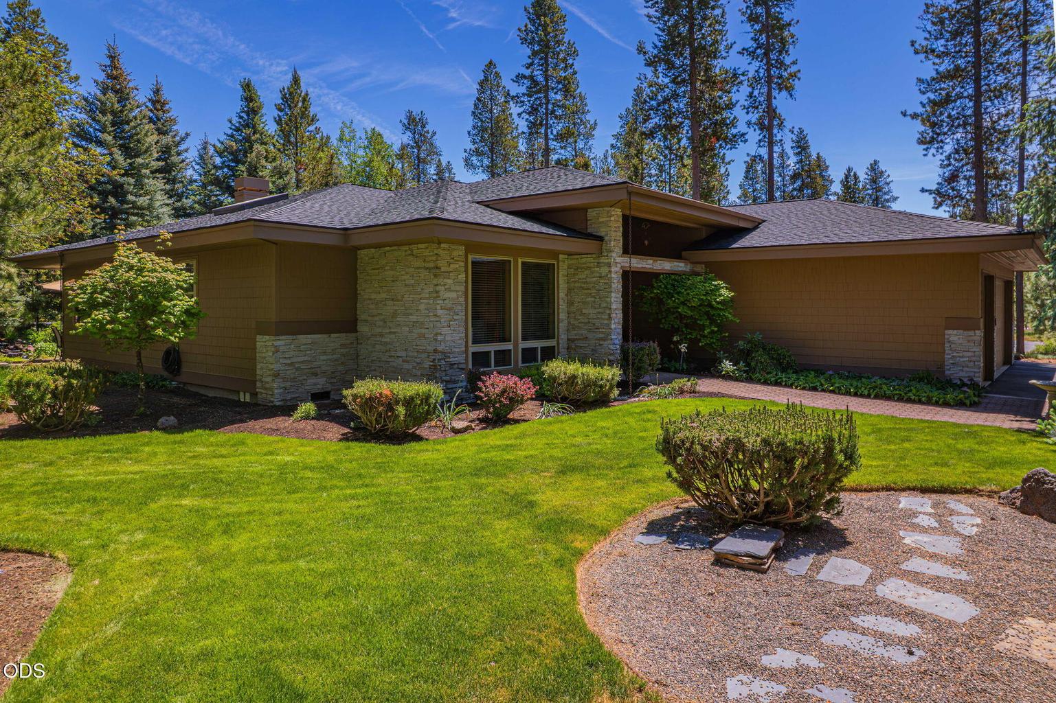Photo of 57944 Bunker Lane 2 of 51