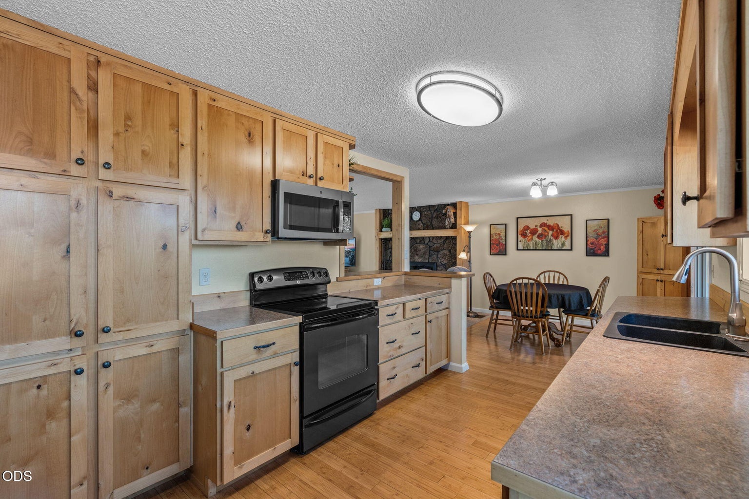 Photo of 4940 NW Jackpine Avenue 16 of 53