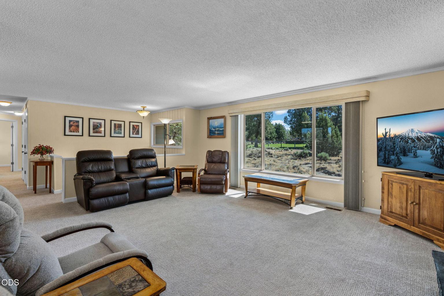Photo of 4940 NW Jackpine Avenue 14 of 53