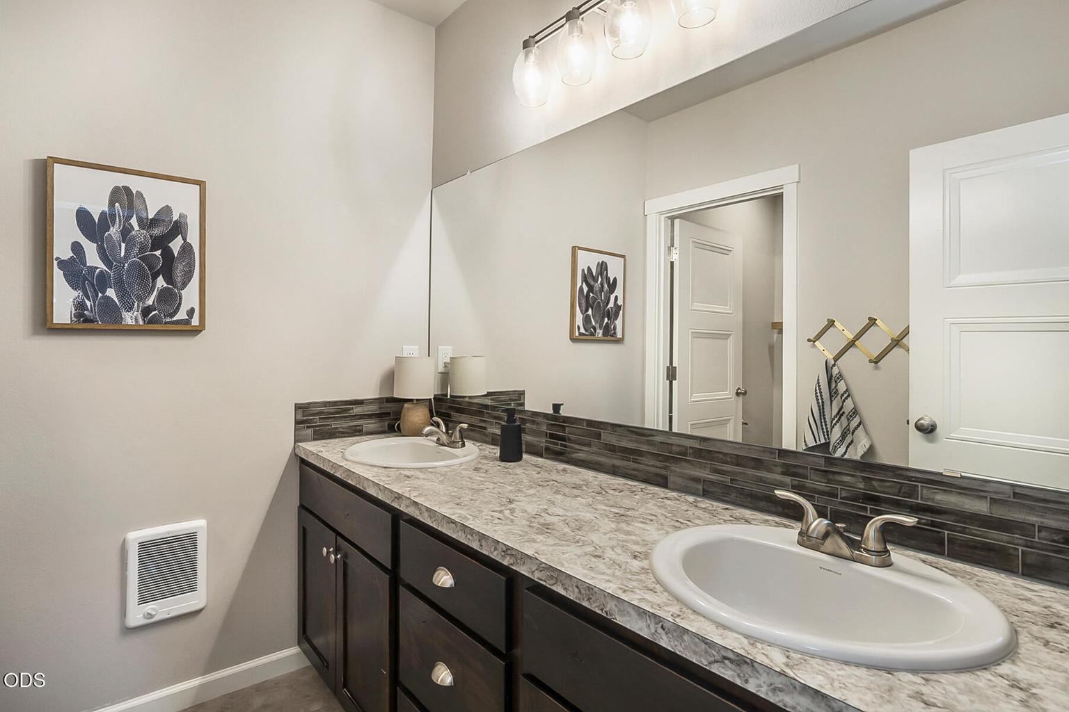 Photo of 2788 SW 34th Street 29 of 48