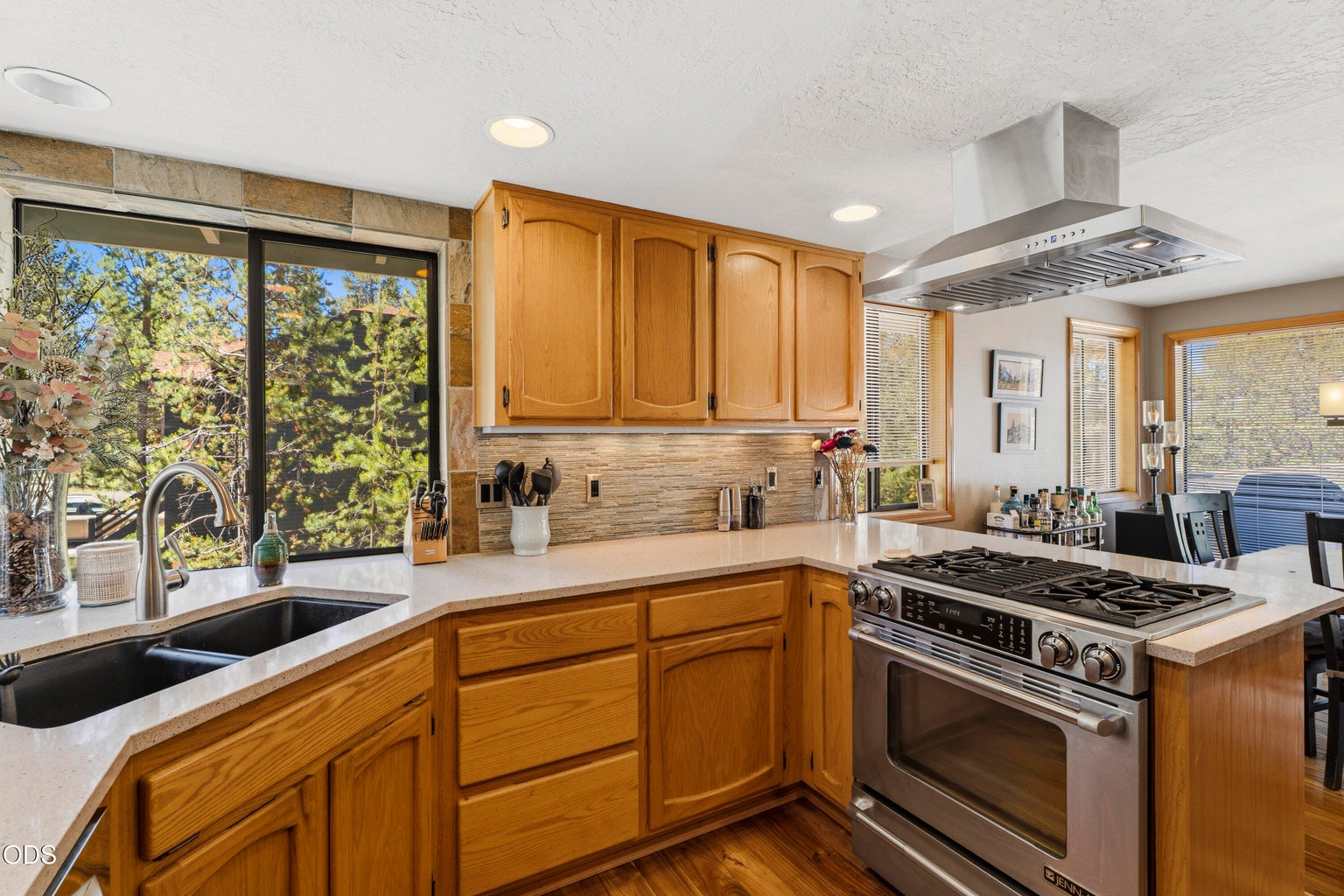 Photo of 57691 Splitrock Lane 23 of 37