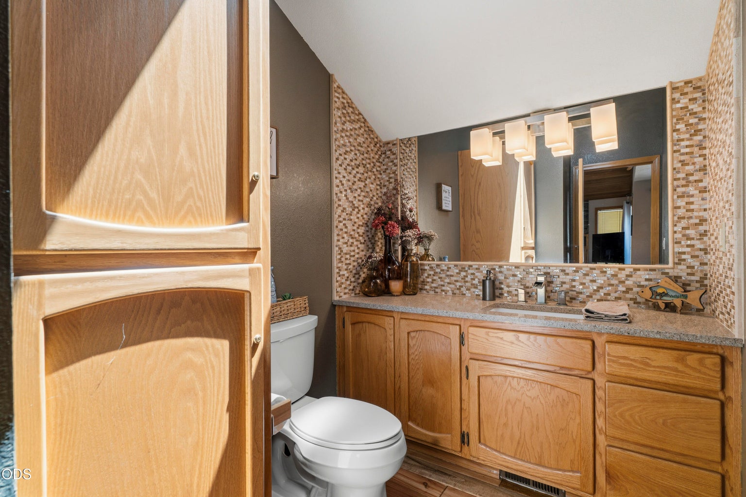 Photo of 57691 Splitrock Lane 24 of 37