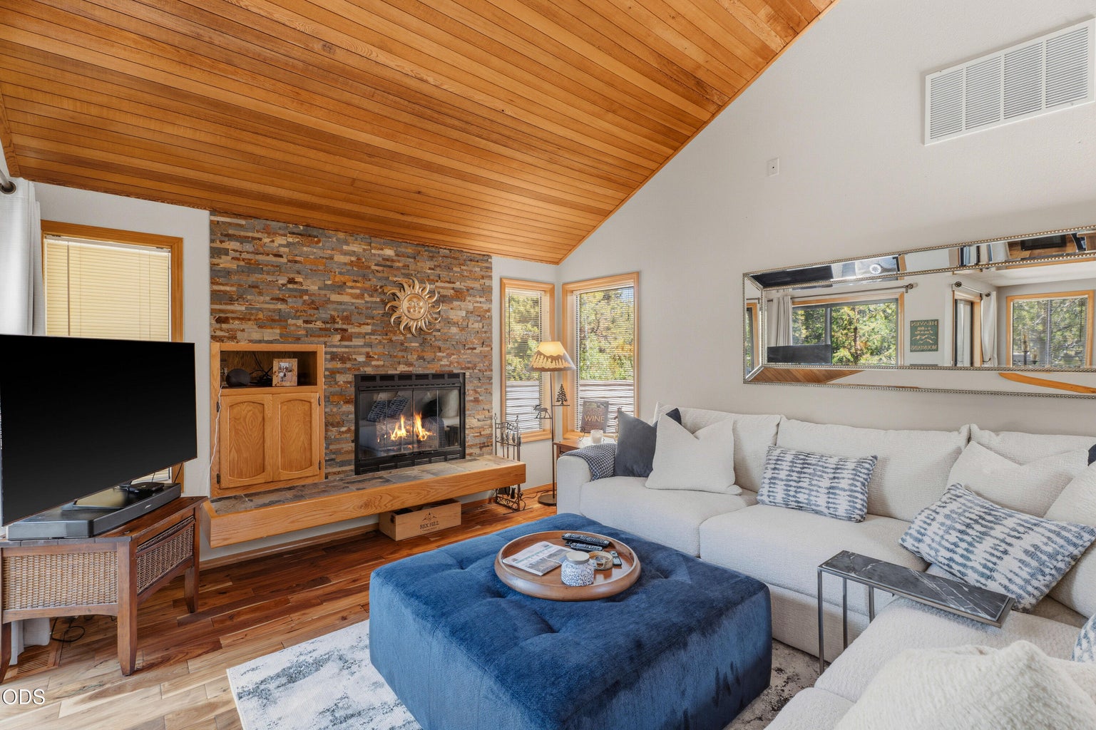 Photo of 57691 Splitrock Lane 25 of 37
