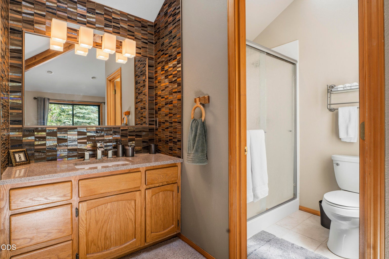 Photo of 57691 Splitrock Lane 8 of 37