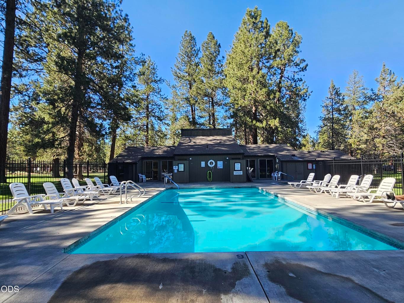 Pool, hot tub, sauna and clubhouse