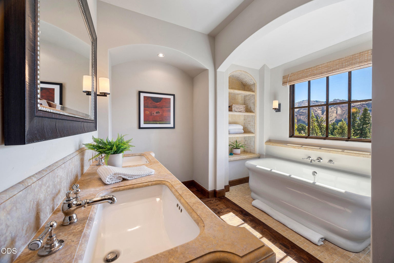 Primary ensuite bathroom - double vanity and soaking tub