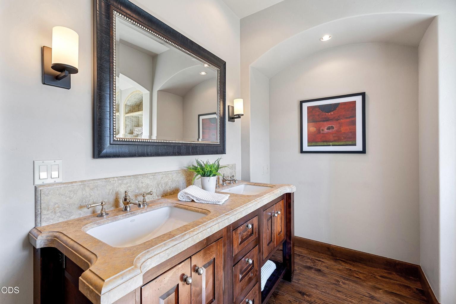 Primary ensuite bathroom - double vanity