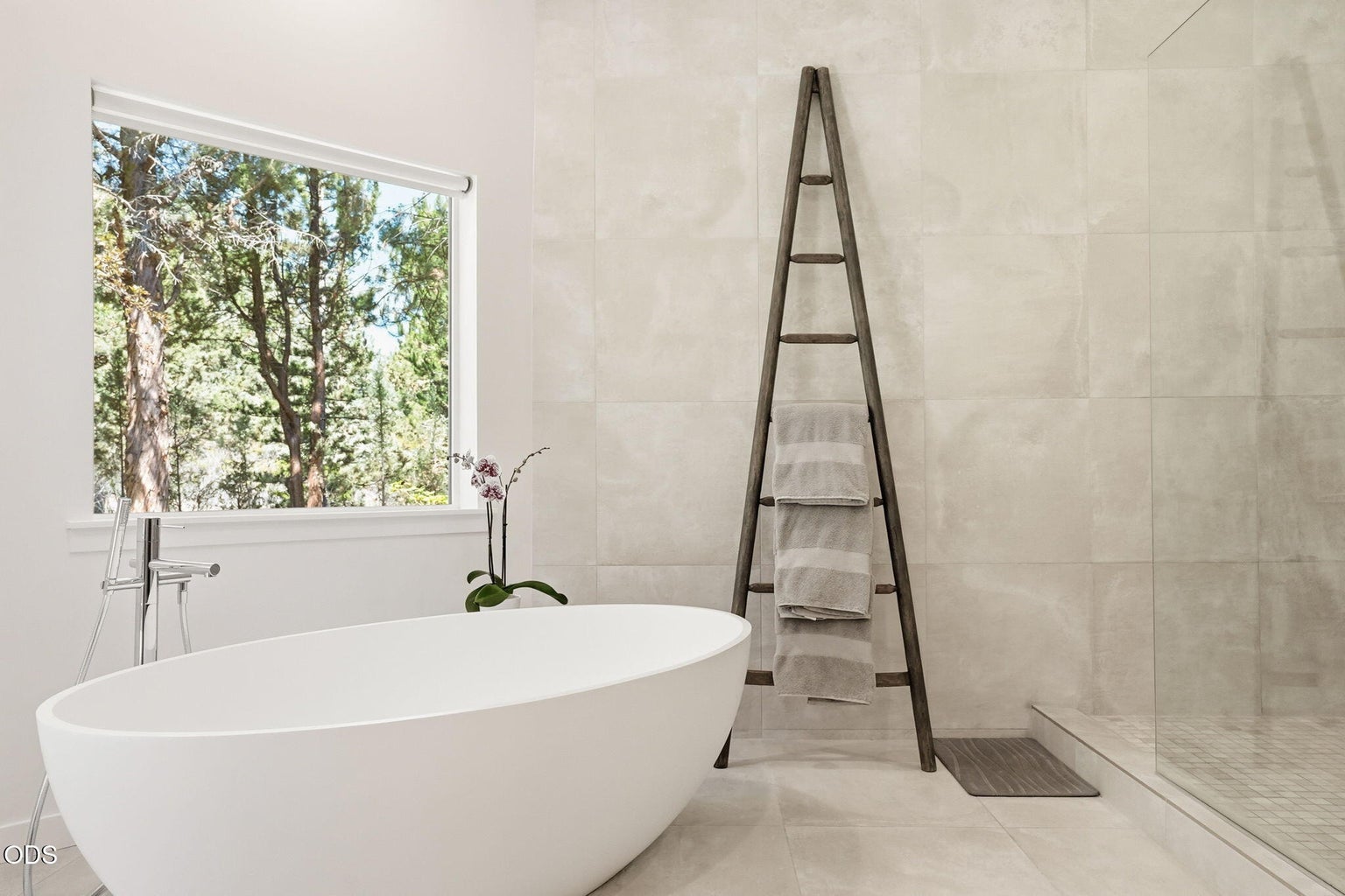 Elegant Soaking Tub