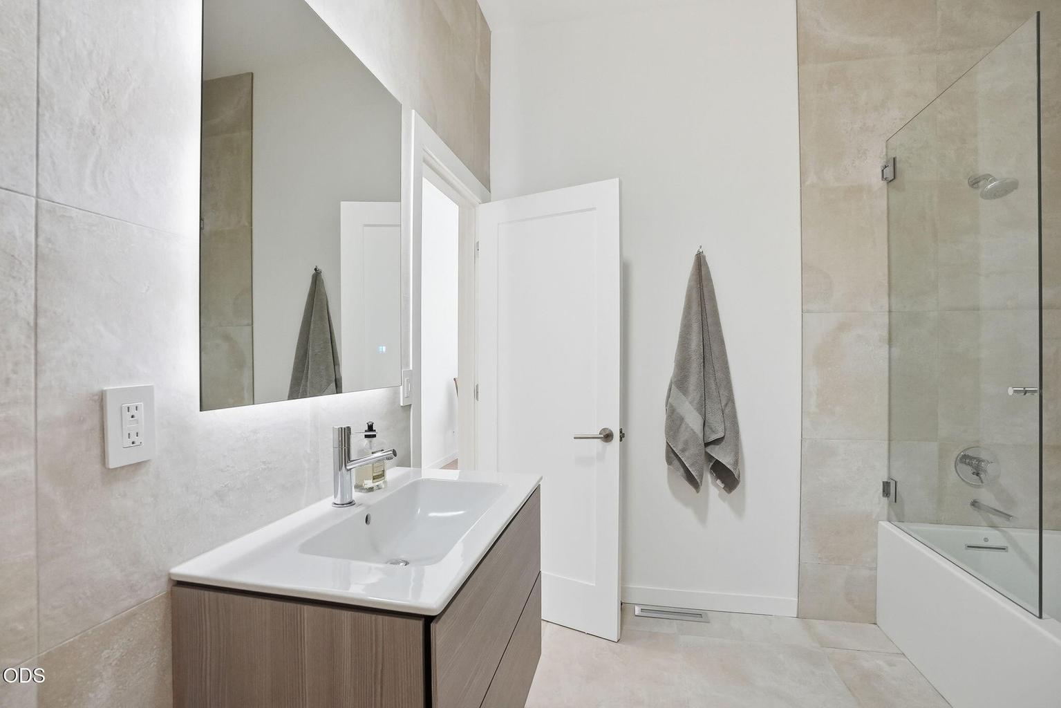 Bathroom connecting to Bedroom #3.