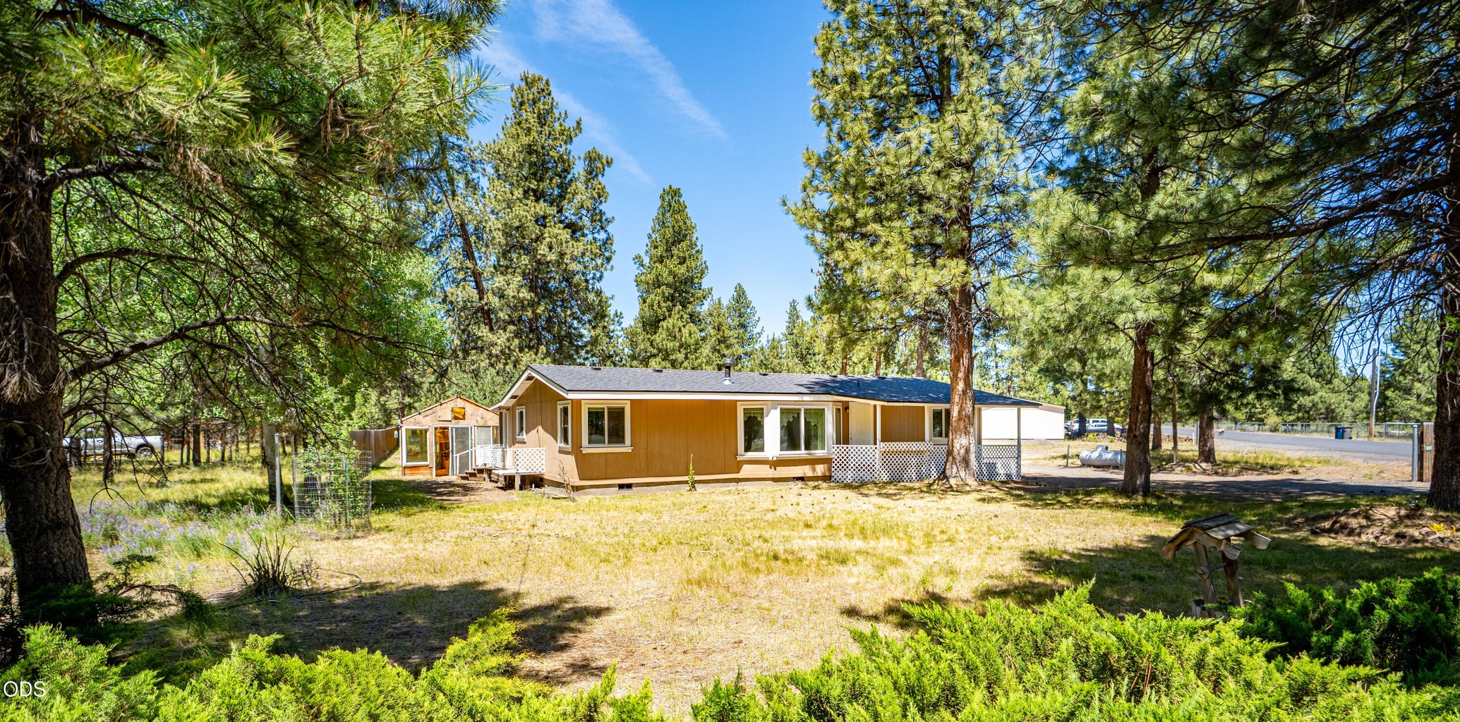 Photo of 60245 Lakeview Drive 4 of 45