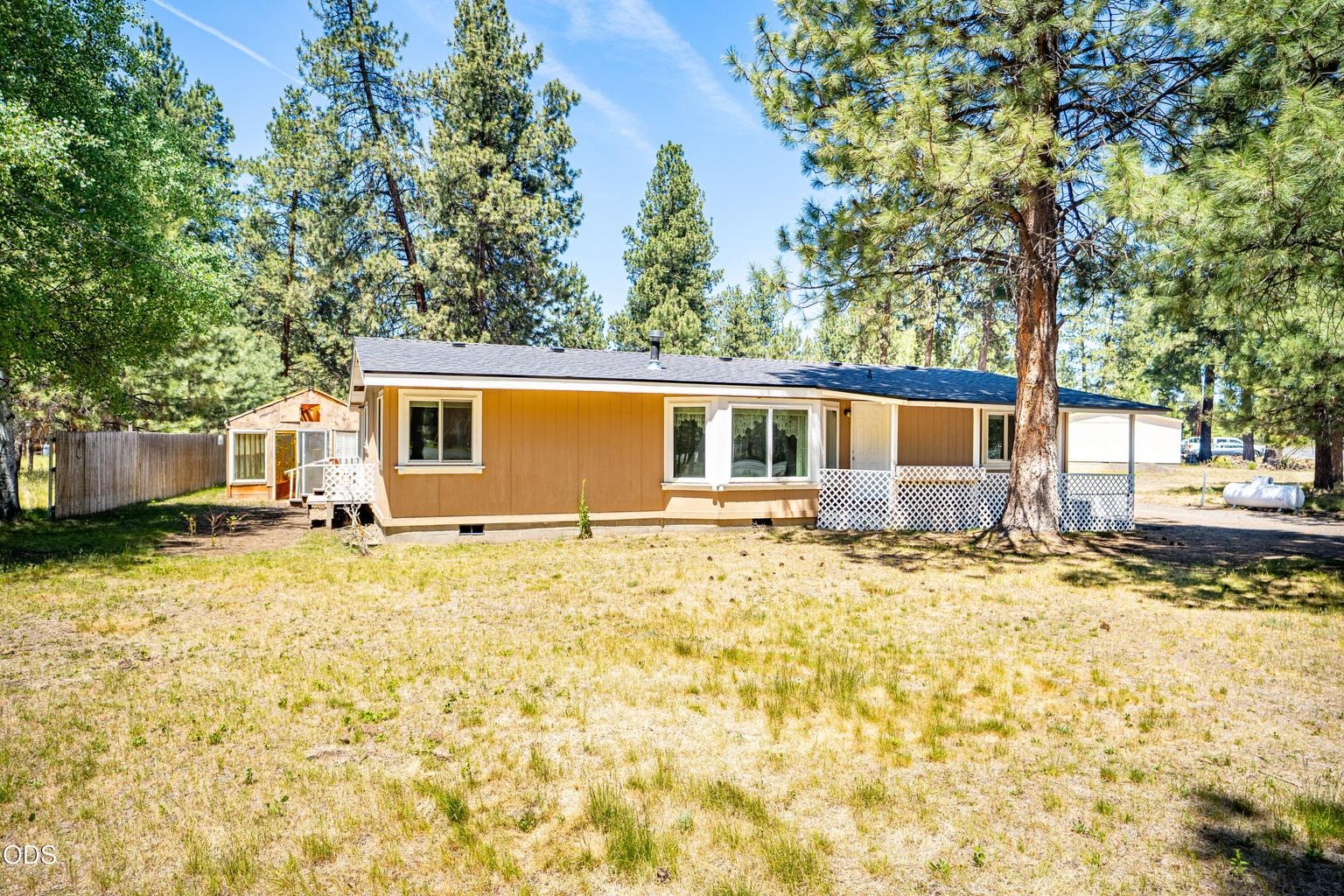 Photo of 60245 Lakeview Drive 2 of 45