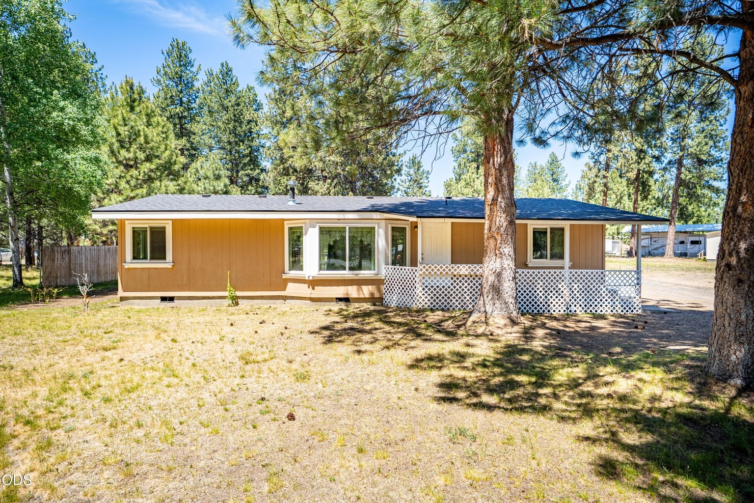 Photo of 60245 Lakeview Drive 1 of 45