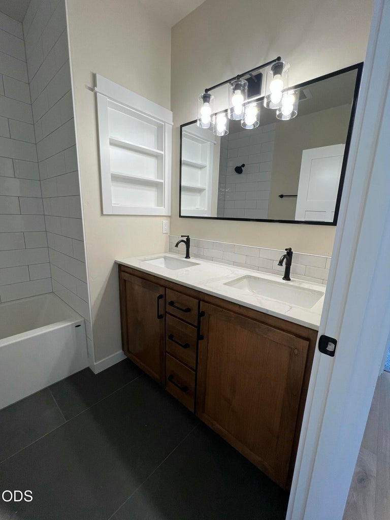 Photo of 202 SE Larkspur Drive 45 of 65